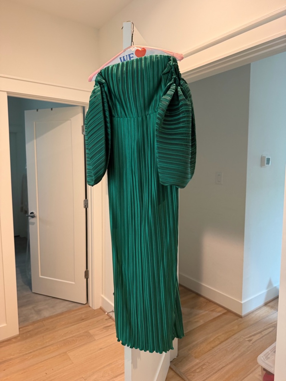 Strapless Emerald Green Pleated Midi Dress with Statement Puff Sleeves - Picture 4 of 6